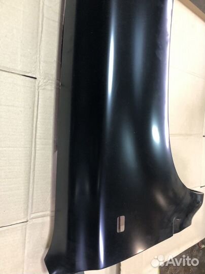 Переднее правое крыло Toyota Hilux 1988-2004