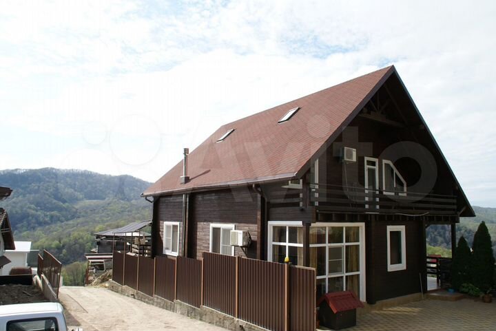 Коттедж 309 м² на участке 7,5 сот.