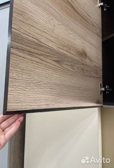 Кухня в наличии со столешницей