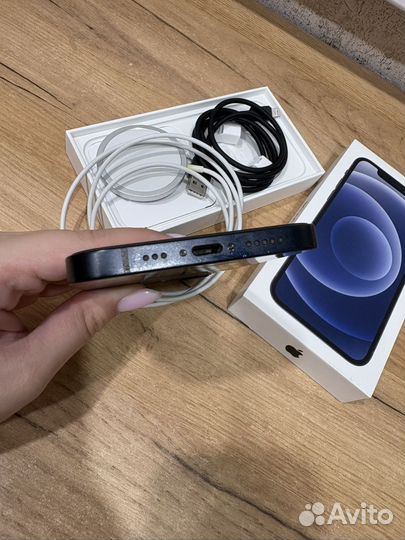 iPhone 12, 64 ГБ