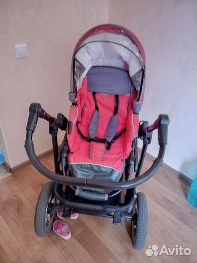Прогулочная коляска