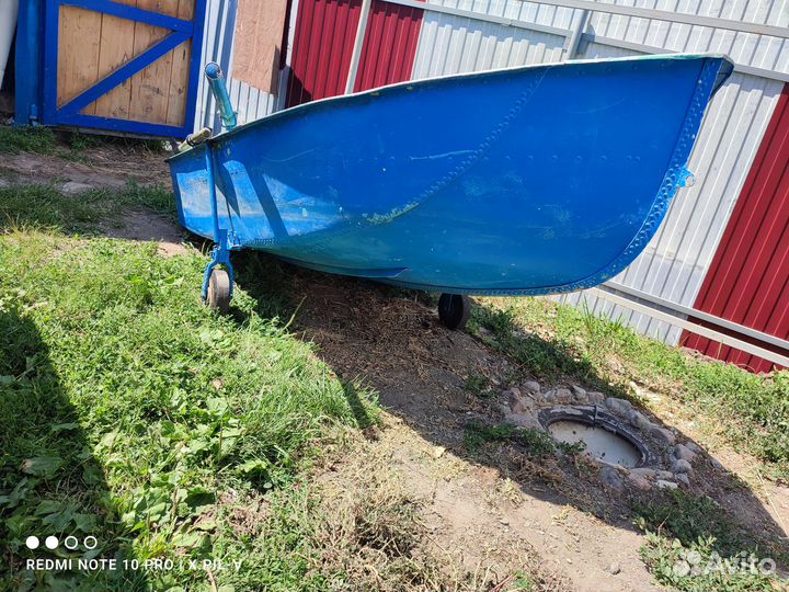 Гребная лодка