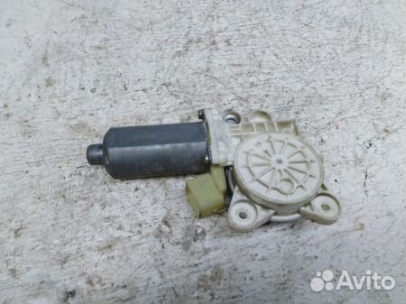 Моторчик переднего левого стеклоподъемника