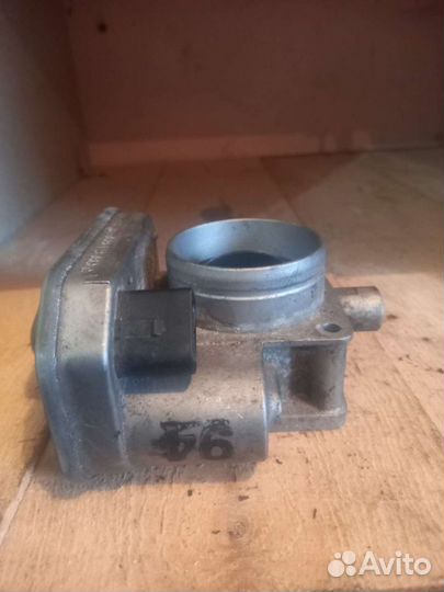 Дрроссельная Заслонка Гольф Кадди 038128063C