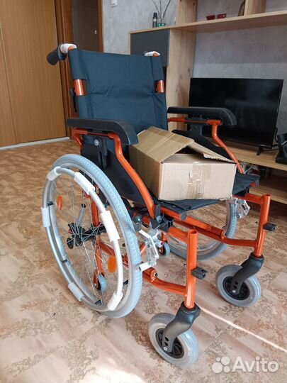 Коляска инвалидная прогулочная новая