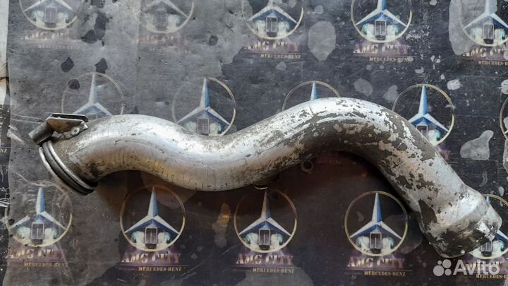 Патрубок интеркулера Мерседес E-Класс седан