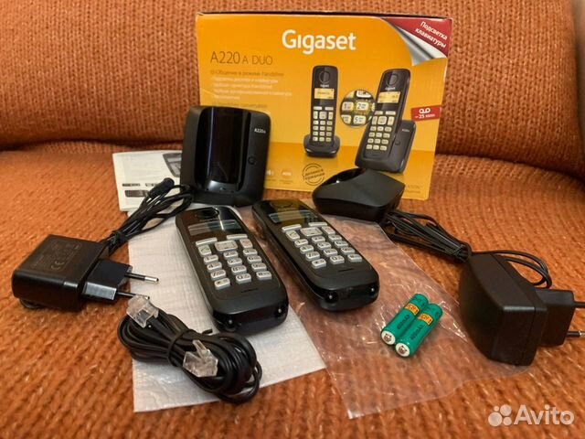 Радиотелефон gigaset с 2 безпроводными трубками