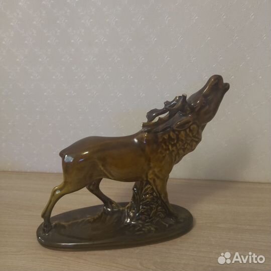 Статуэтка фарфор