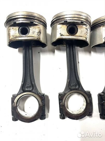 Поршень с шатуном Kia Rio 1 (1.6 )