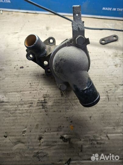 Клап. крышка, кронштейн гура lancer 9 1.6