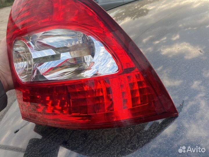 Приора задний правый фонарь