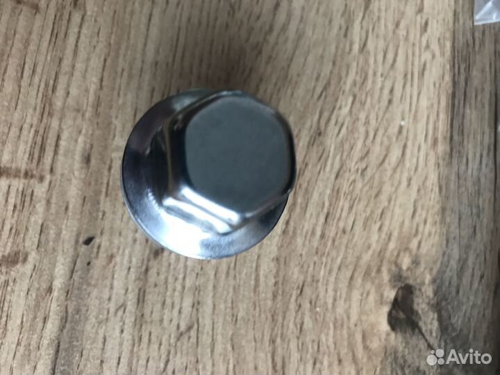 Гайка колеса Land Rover RRD500590