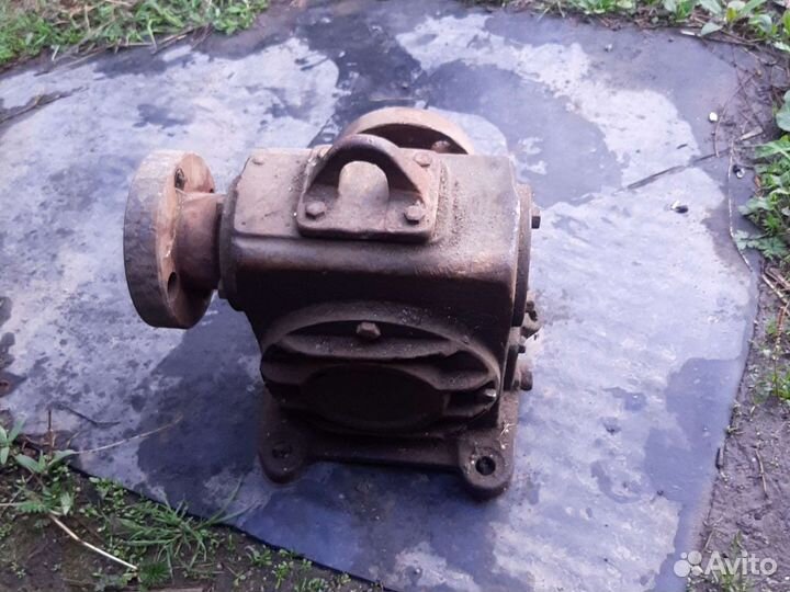 Редуктор понижющий угловой