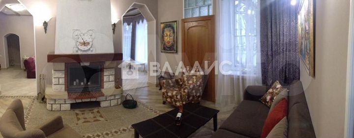 Дом 900 м² на участке 22 сот.