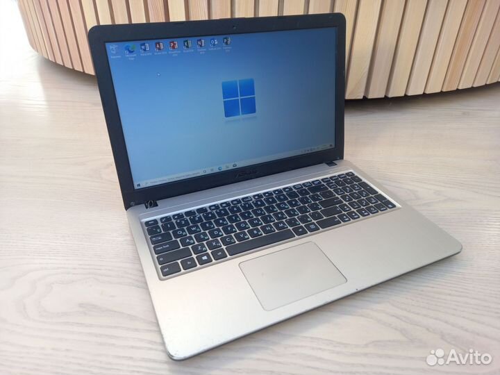 Ноутбук Asus /4 ядра/ 2.7 ггц