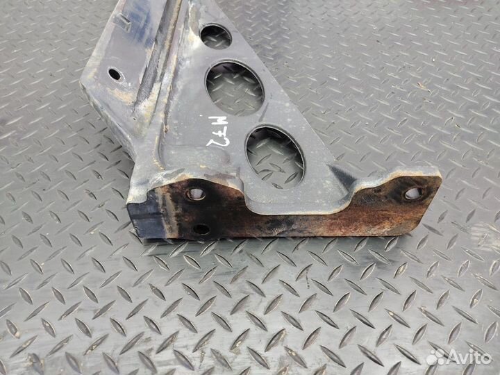 81155113198 Кронштейн бака AdBlue Man TGX