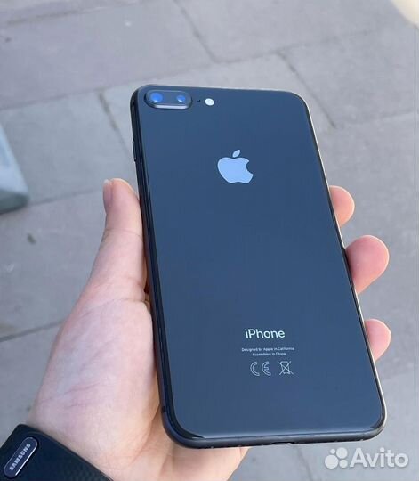 iPhone 8 Plus, 64 ГБ