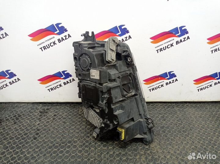 21221130 Фара левая Volvo FH