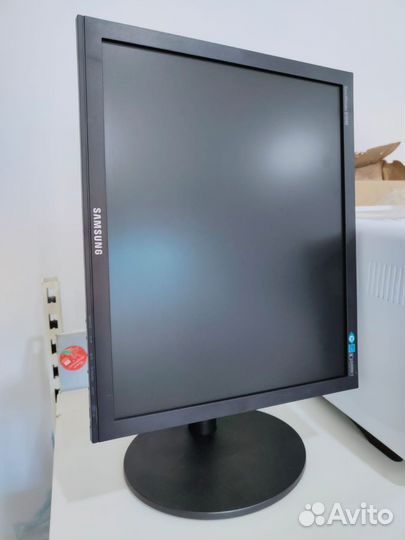 Монитор Samsung B1940R