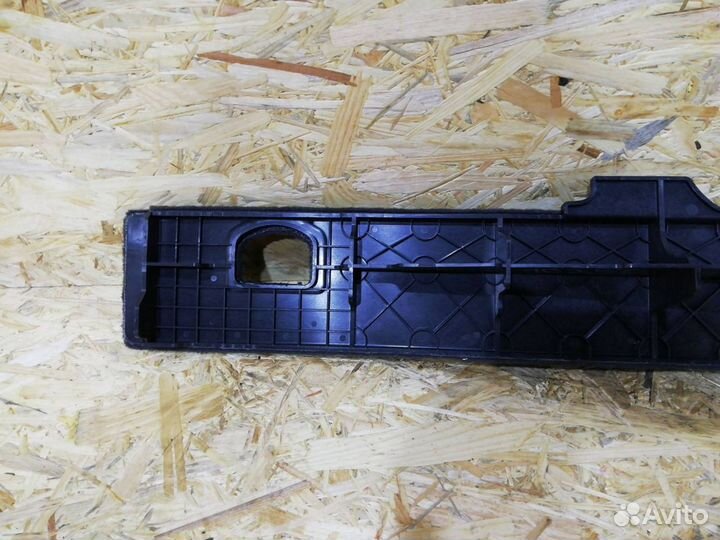 Обшивка отсека багажника правая нижняя Volkswagen