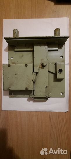 Дверной замок гаражный