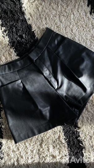 Кожаные шорты Zara