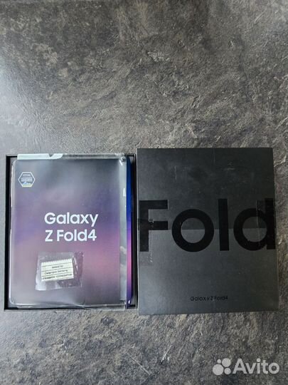 Samsung Galaxy Z Fold4, 12/256 ГБ