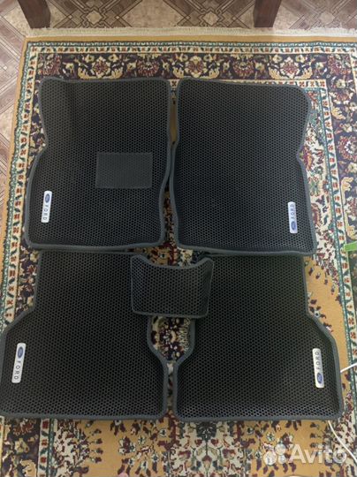 Коврики EVA 3d с бортами ford focus 2 + шильдики