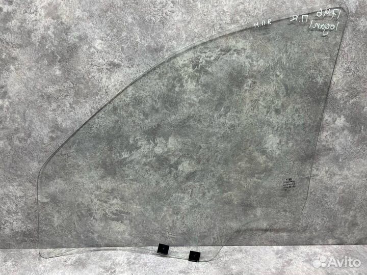 Стекло двери передней правой Renault Logan 2005