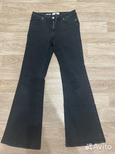 Джинсы клеш mango