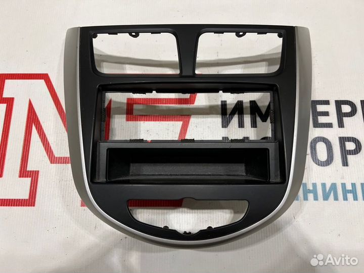 Рамка магнитолы Hyundai Solaris седан G4FC 2012