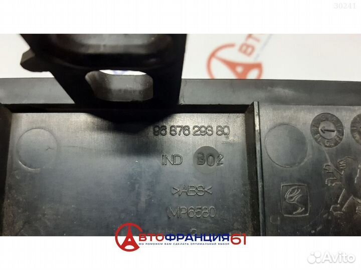 Рамка магнитолы, 825258 citroen C4 (B7), 3030247