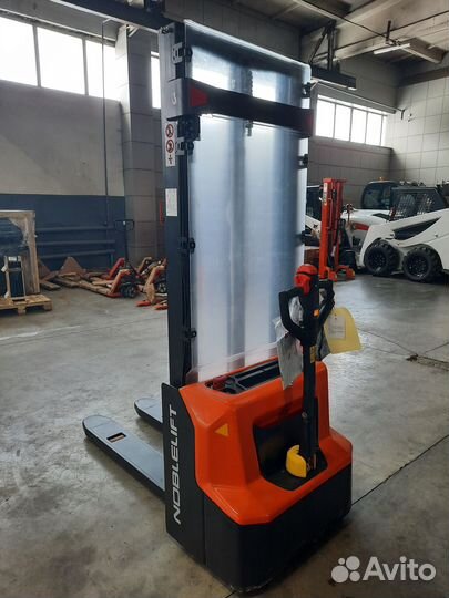 Штабелер (ричтрак) Noblelift PSE12N, 2023