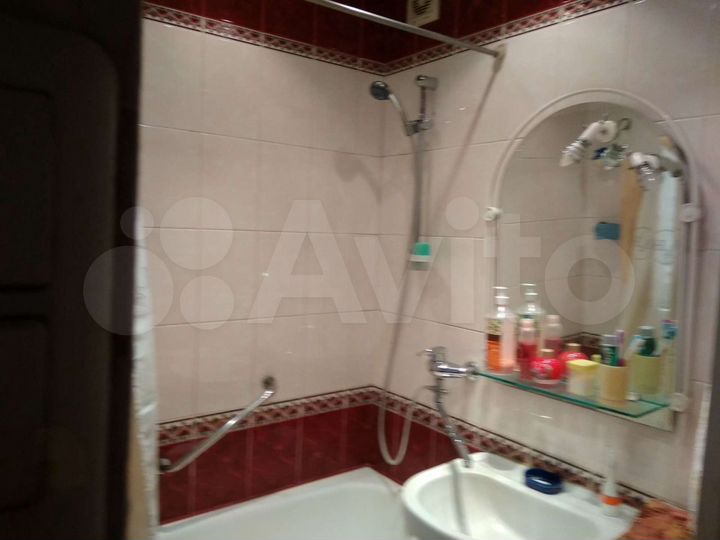 Комната 15 м² в 4-к., 10/12 эт.