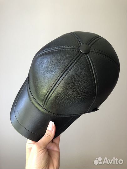 Мужская кожаная кепка