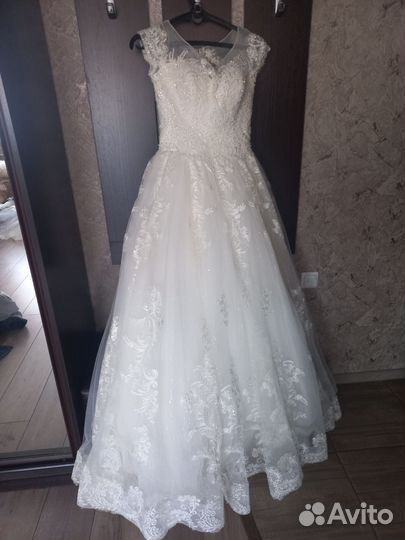 Свадебное платье 44 46 бу