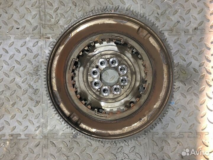 Маховик двигателя