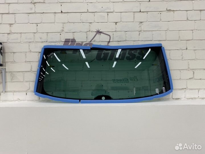 Заднее стекло Skoda yeti