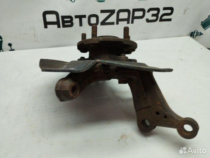 Кулак поворотный передний левый Toyota Corolla