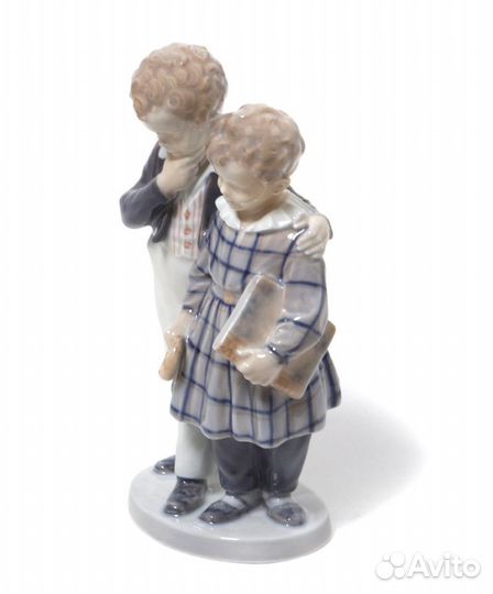 Фарфоровая фигура Полет в Америку. Royal Copenhage