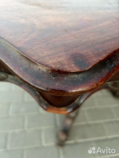 Антикварный резной стол