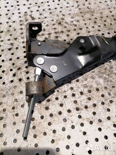 Рычаг стояночного тормоза Hyundai Accent