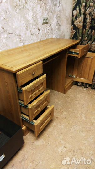 Мебель из массива:столы кухонные,кровати,камоды