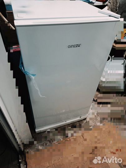 Холодильник маленький в сад, офис, общежитие. Новы