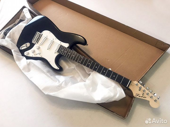 Электрогитара Stratocaster с комбиком новая