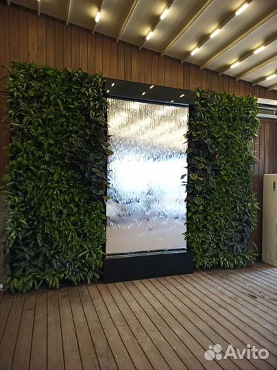 Водопад по стеклу