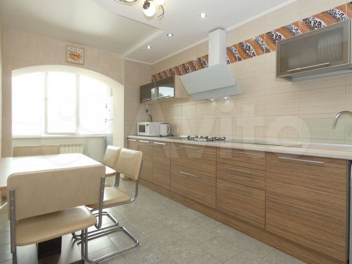 2-к. квартира, 53 м², 3/6 эт.