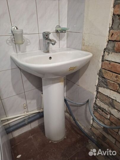 Унитаз и раковина