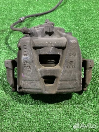 Суппорт передний правый Volkswagen Tiguan 5N1 cawa