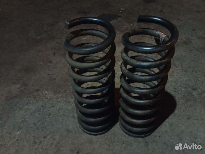 Передние пружины Jeep Grand Cherokee wk1 WH